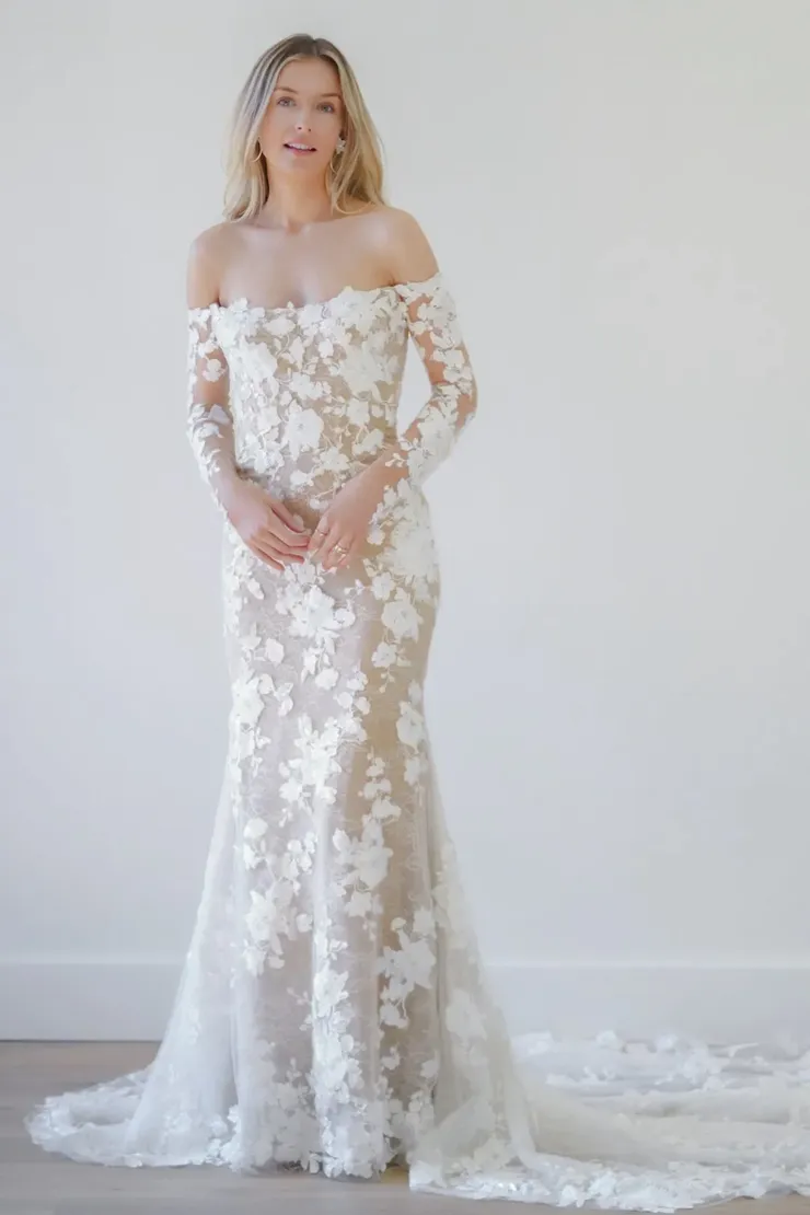 Locket Dream with Sleeves Style #11121S #1 frontface vertical picture