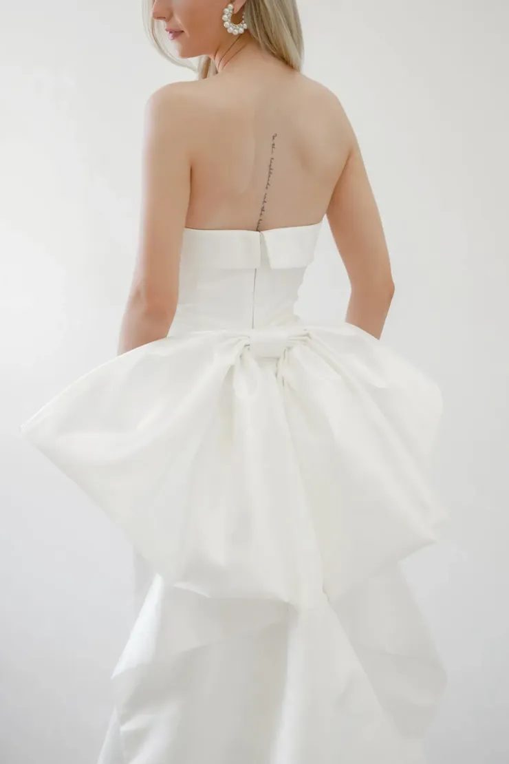 Locket Dee with Bow Style #11253 #4 backface vertical cropped picture