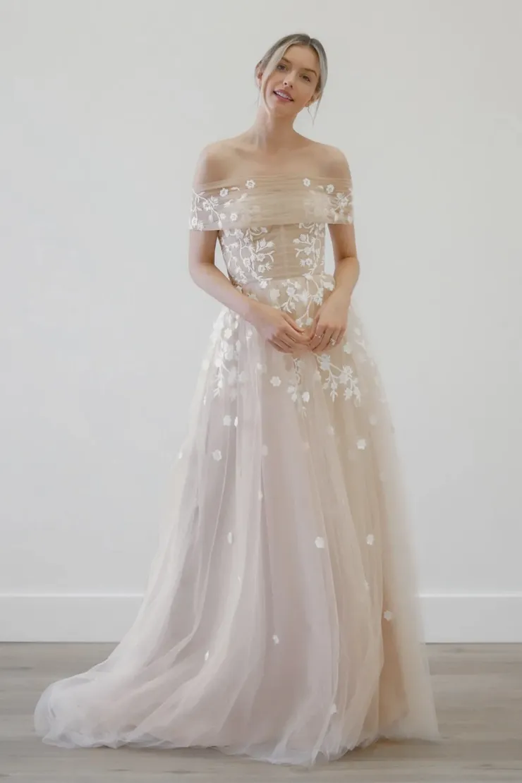 Locket Lorina with Topper Style #11724 #1 frontface vertical picture