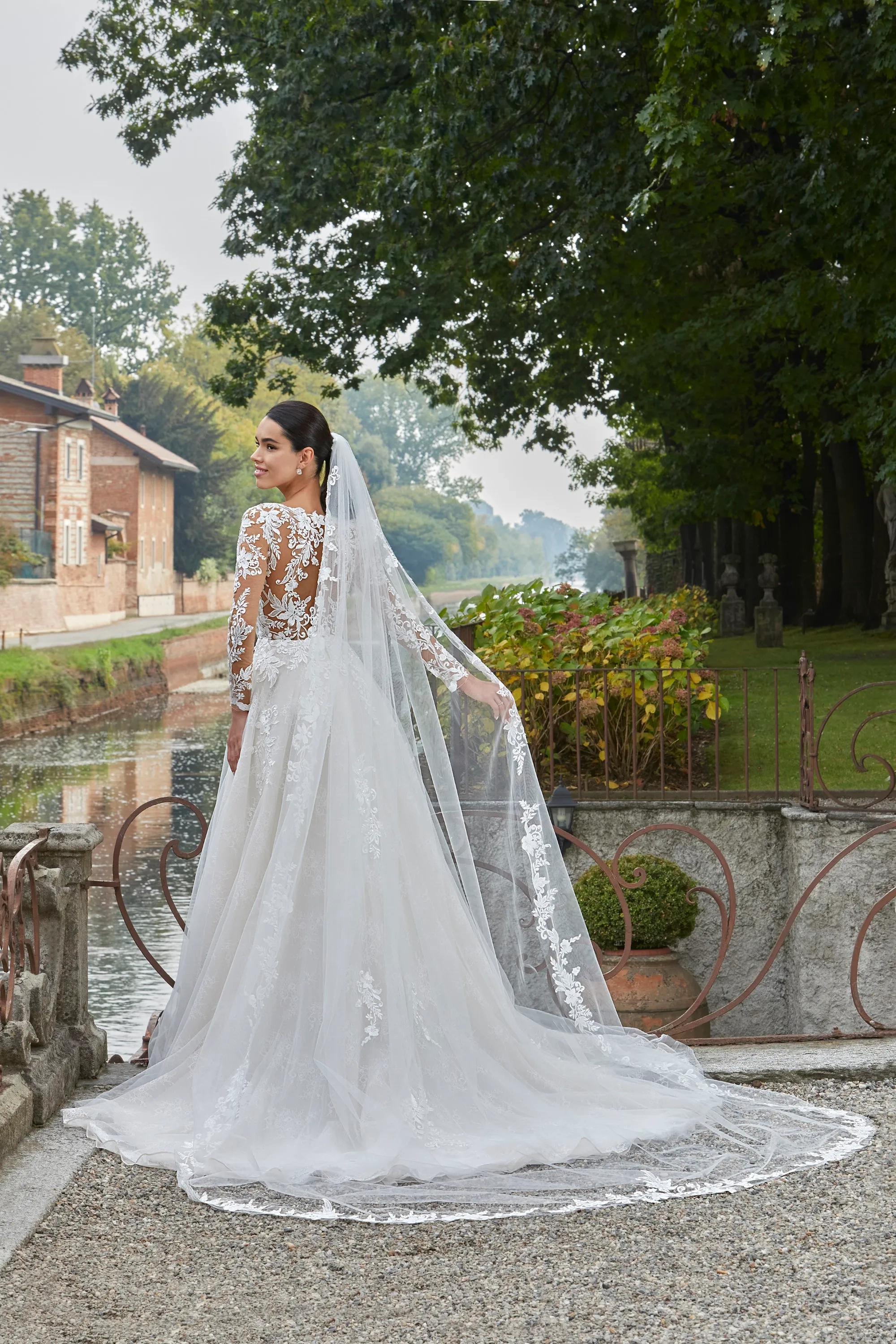 Demetrios Cosmobella - 8192 | Camille's of Wilmington