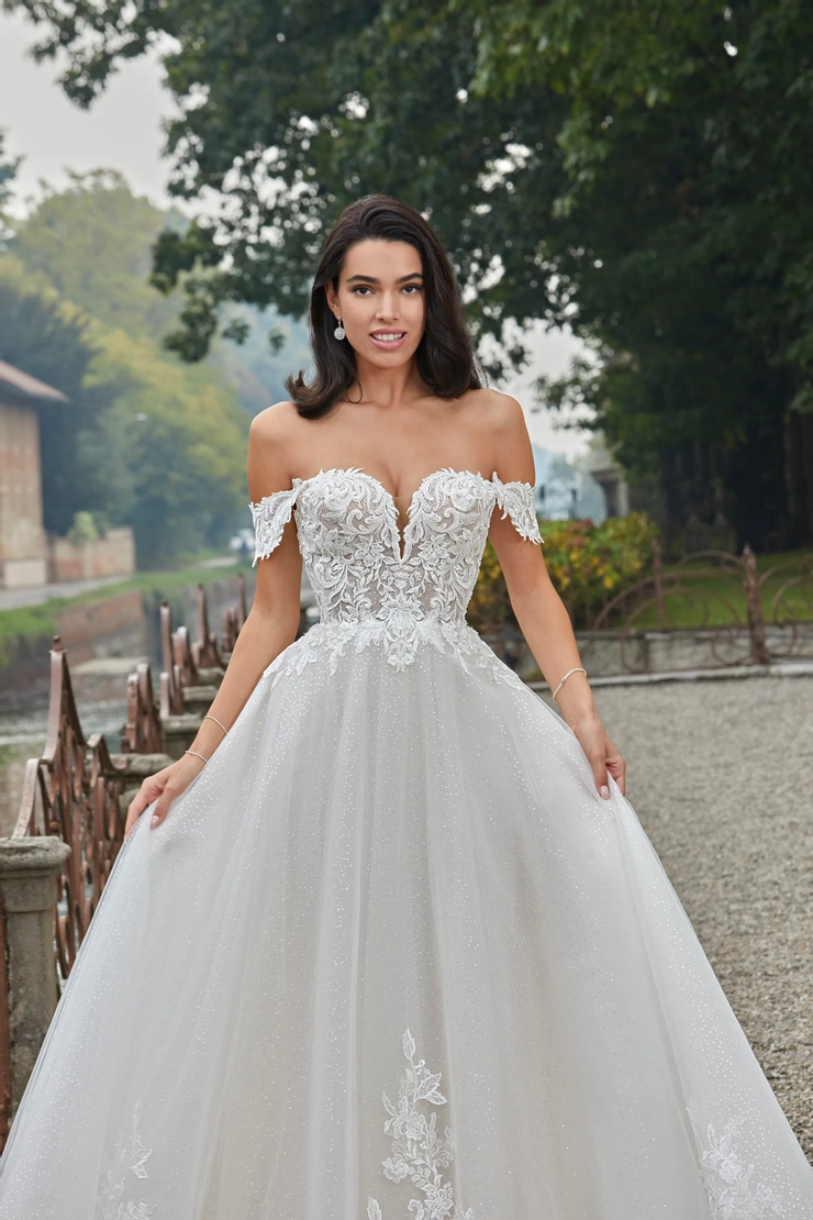 Demetrios 8195