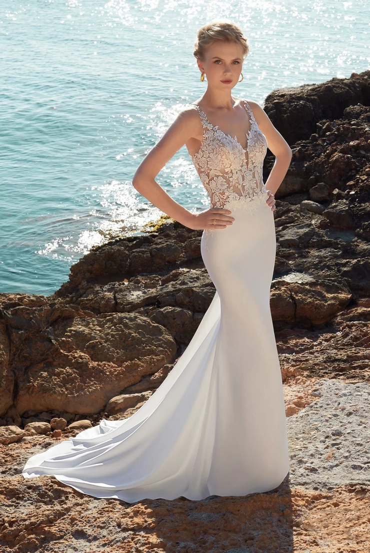 Demetrios Collection DR384