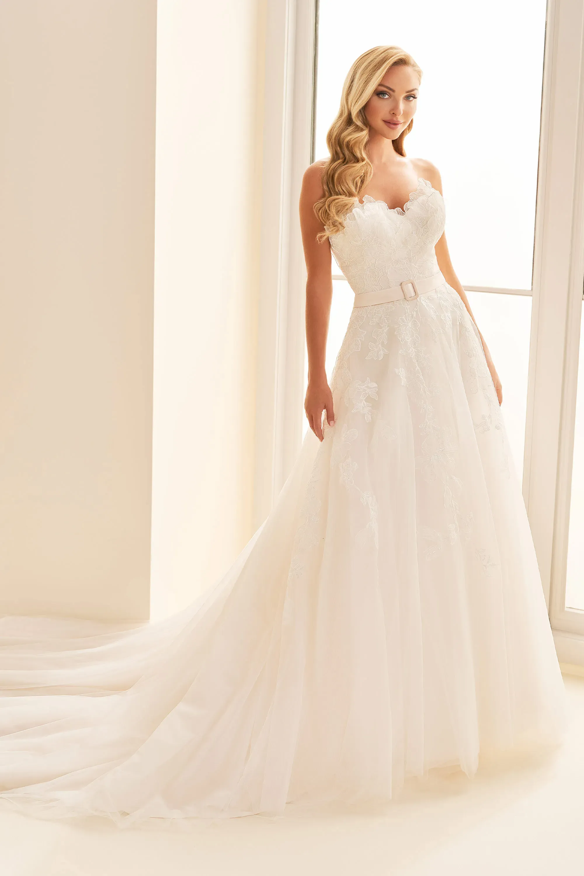 Spring 2024 | Enchanting by Mon Cheri - E535