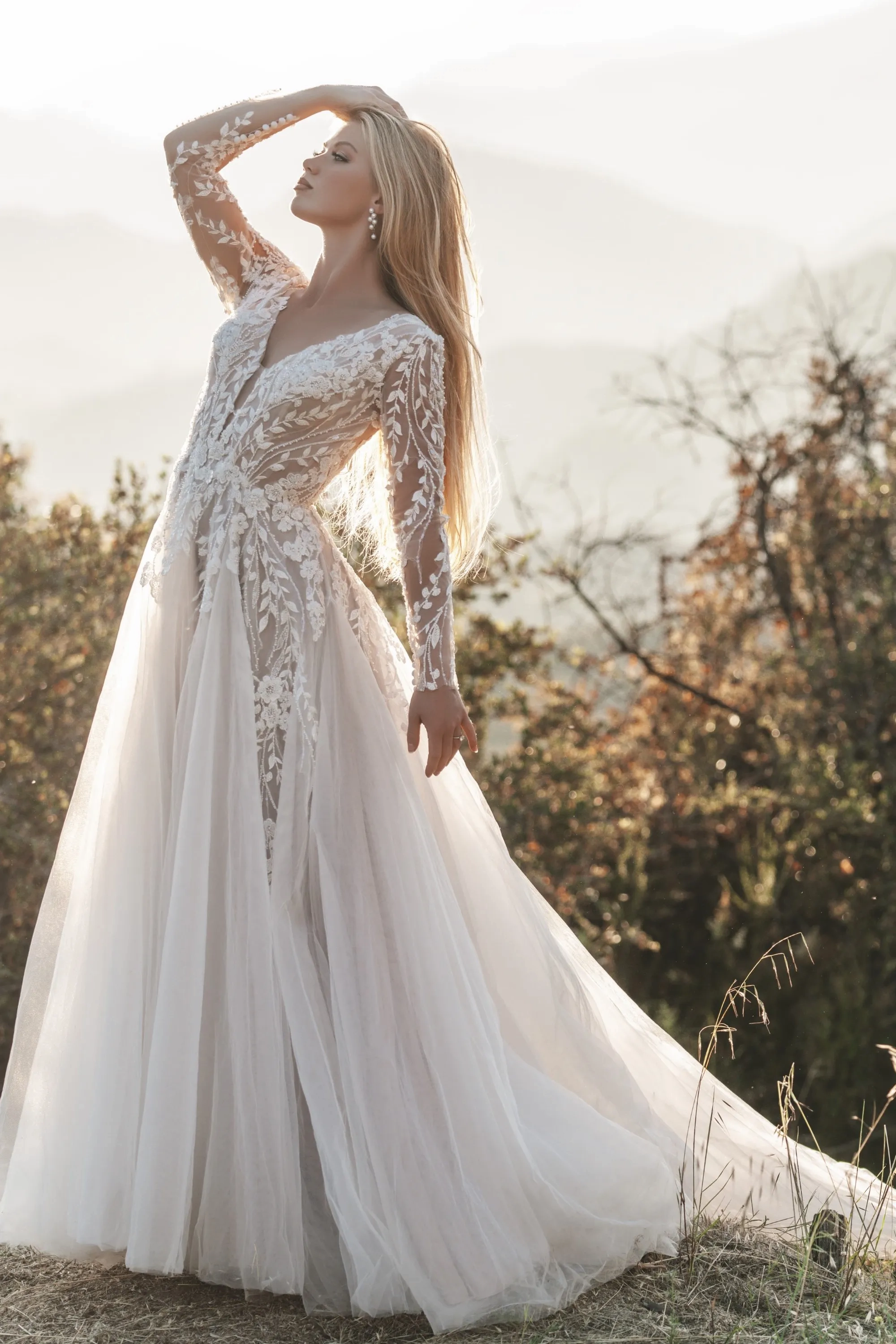 ★2023SS新作★ROMANTIC CROWN★MINIMAL DRESS TOP Lacing wedding dress «Mirage» with flowers | WONA