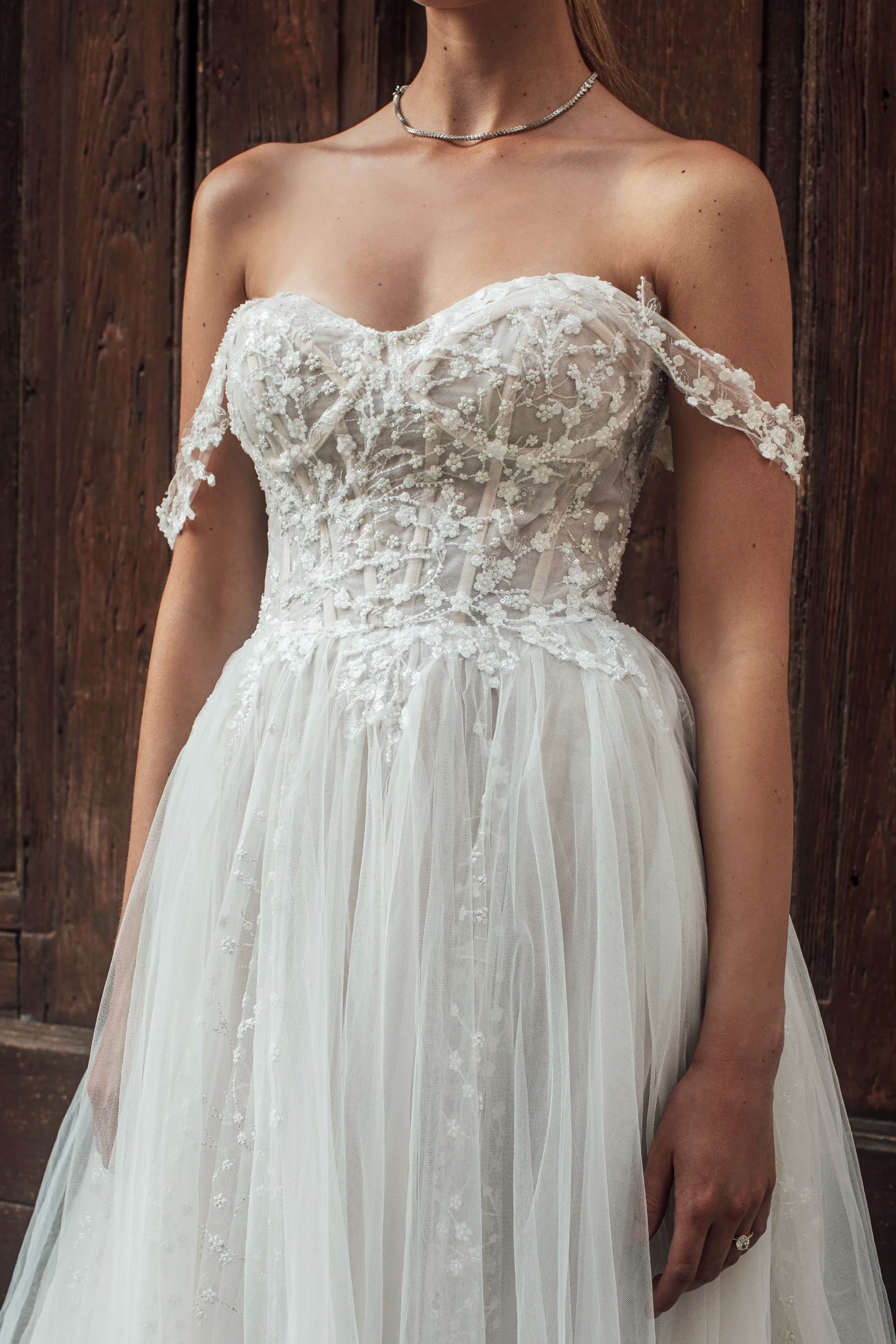 Madison James - MJ1010 | The Country Bride Inc.