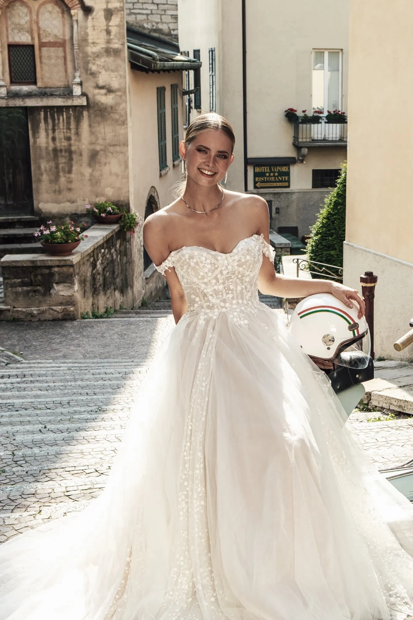 Madison James - MJ1010 | The Country Bride Inc.