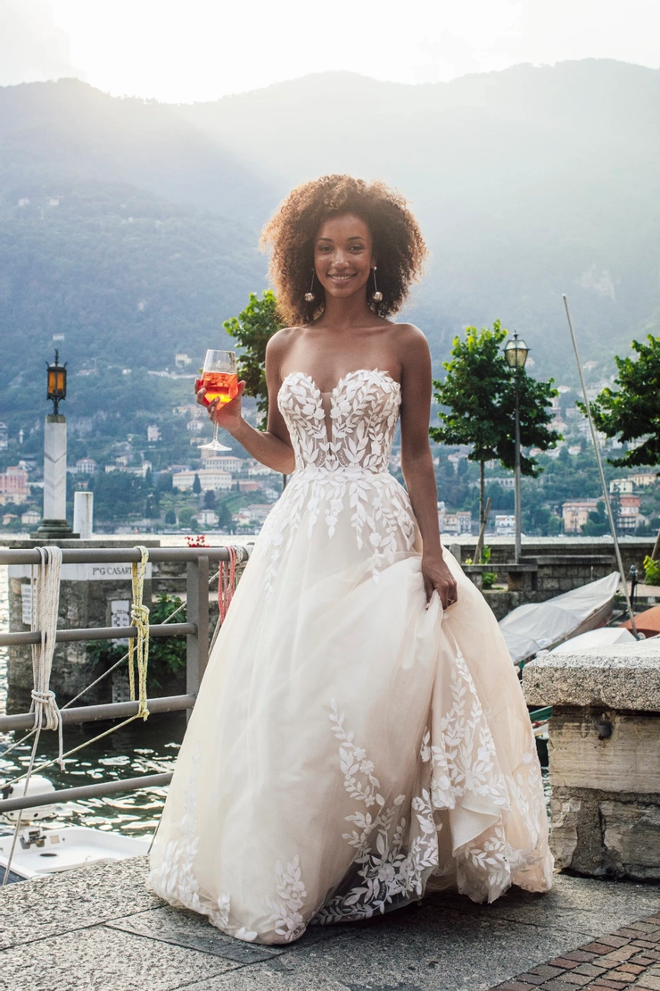 Madison James - MJ1014 | The Country Bride Inc.