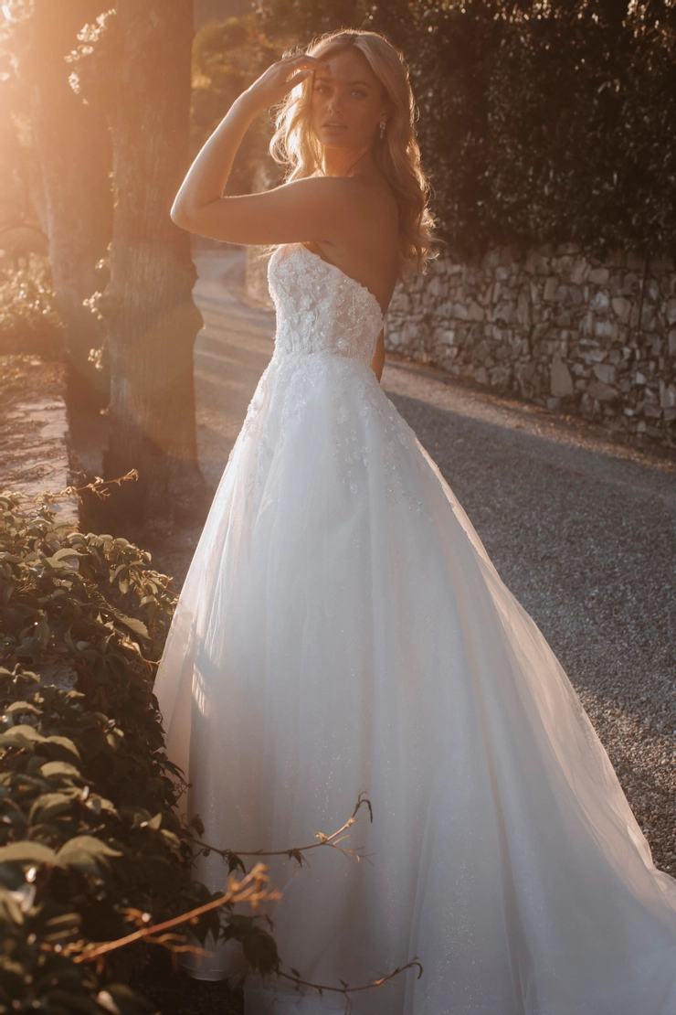 Abella Style #E403 #4 backface vertical cropped picture