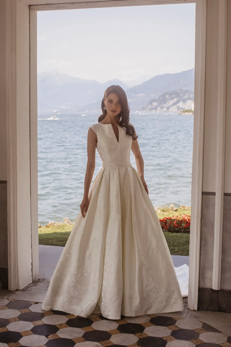 Abella Solstice Style #E407 #1 frontface vertical picture