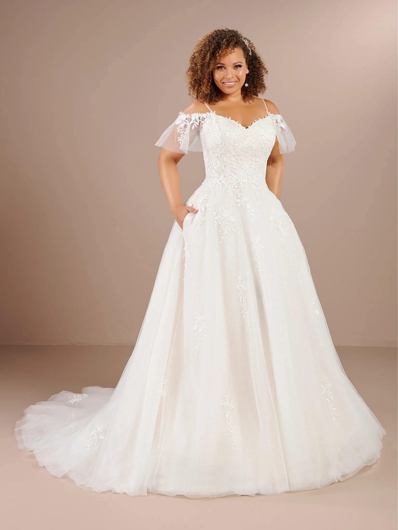 スタンドアローン 21AW LACE TIE ブラウス プルオーバー 2 白 Abby Curvy - 8071Z | Lace Bridal Boutique