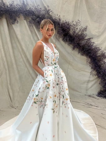 House of Savin Georgina #1 frontface vertical cropped thumbnail