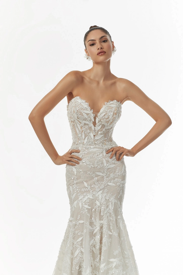 Signature Collection Style #1224 #3 frontface vertical cropped picture