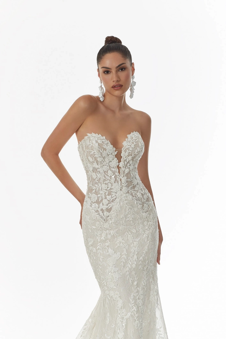 Signature Collection Style #1228 #2 frontface vertical cropped picture