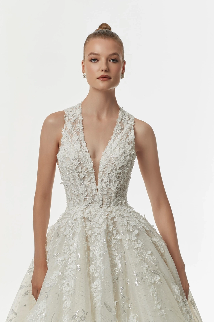 Signature Collection Style #1232 #4 frontface vertical cropped picture
