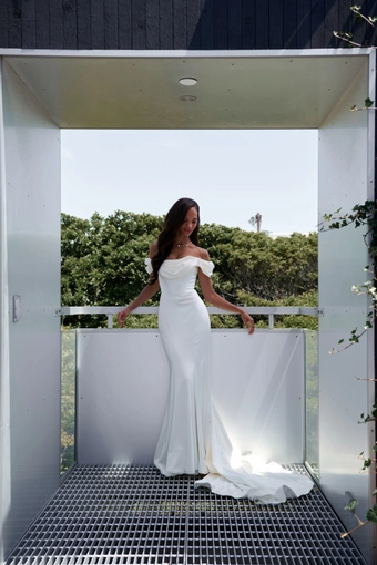 Serene Amé Altair #4 frontface vertical thumbnail