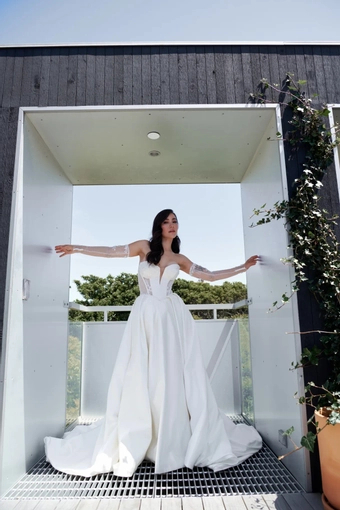 Serene Amé Broadway #1 frontface vertical thumbnail