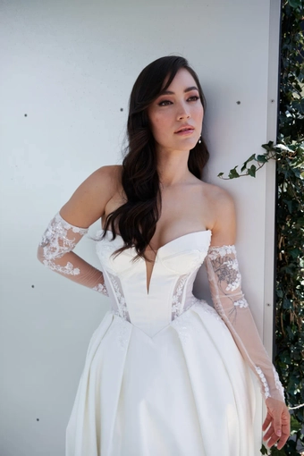 Serene Amé Broadway #2 frontface vertical cropped thumbnail