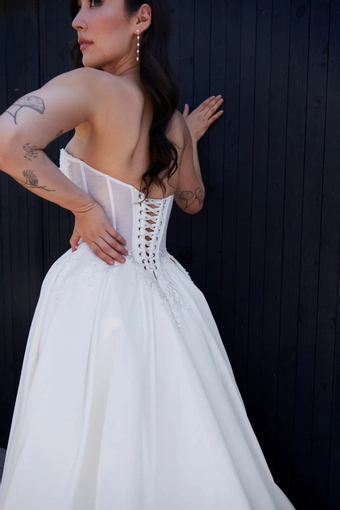 Serene Amé Broadway #7 backface vertical cropped thumbnail