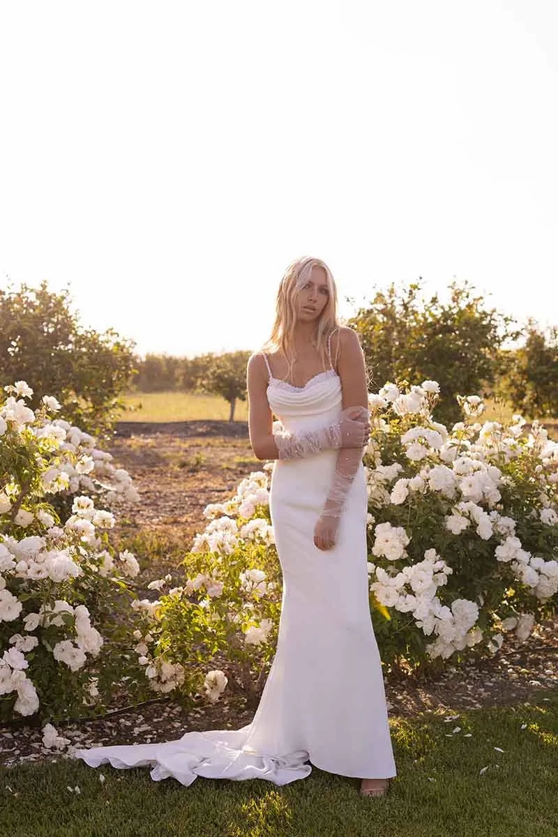ウエディングドレス Stella York 7831 Wedding Dress | Chic Column Strip Gown with Low