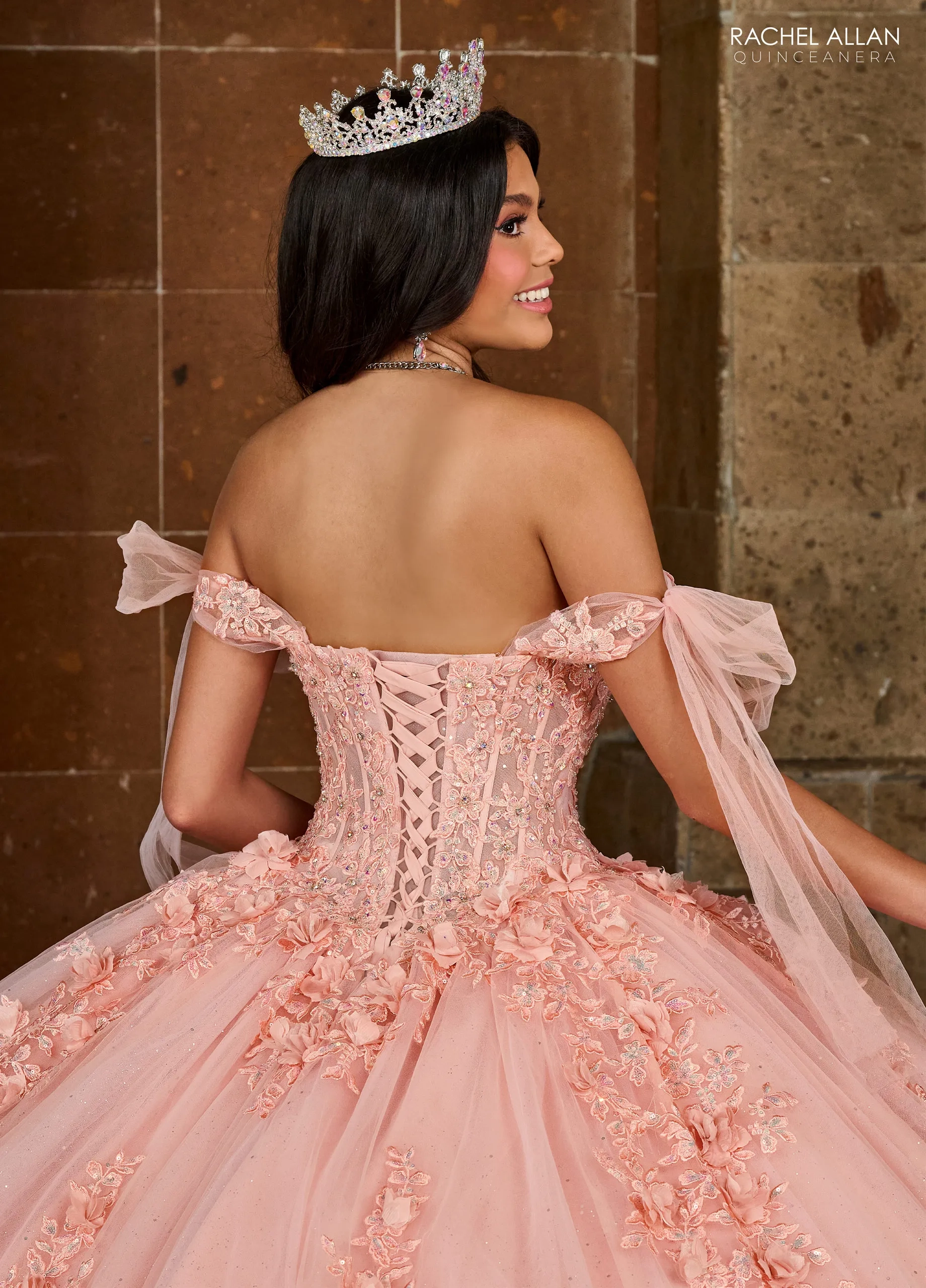 Carmina by Rachel Allan - RQ1132 | Henri's