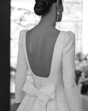 Rosa Clara Couture 8113 #2 backface vertical cropped thumbnail