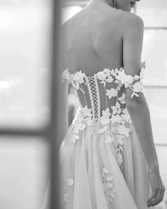 Rosa Clara Couture 8152 #2 backface vertical cropped thumbnail
