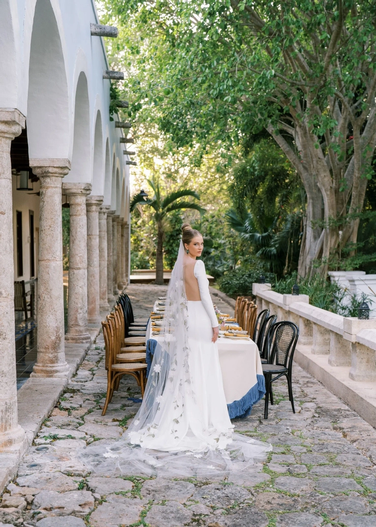 Watters Kasia 66328B #3 default backface vertical picture