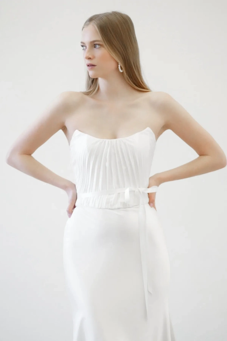 Watters Imena 66332P #1 frontface vertical cropped picture