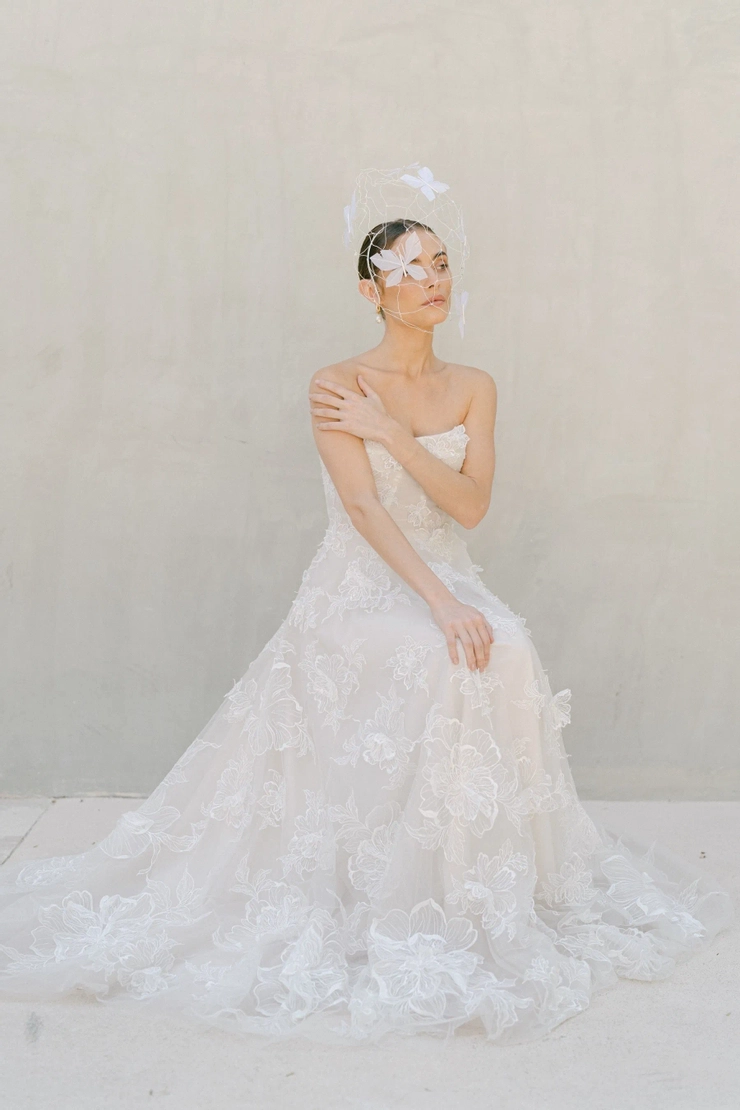 Watters Arien 66423B #1 frontface vertical picture