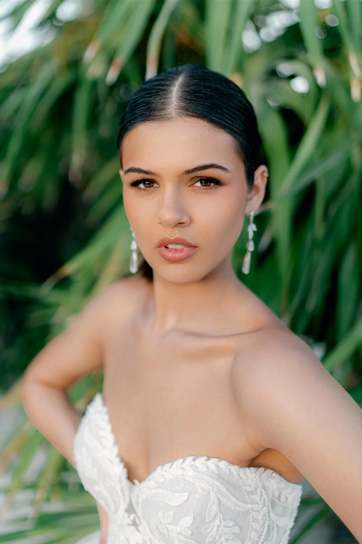 Locket Dennison Style #11132 #7 frontface vertical cropped picture