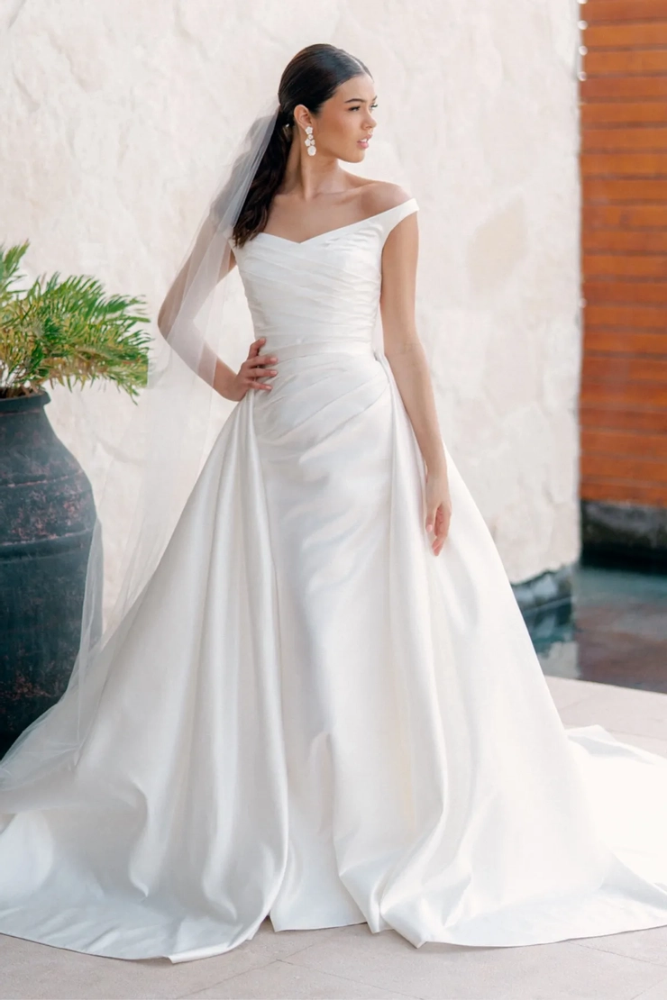 Locket March Style #11243D #1 frontface vertical picture