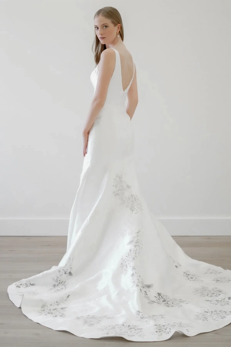 Locket Linney Style #11261 #1 default backface vertical picture