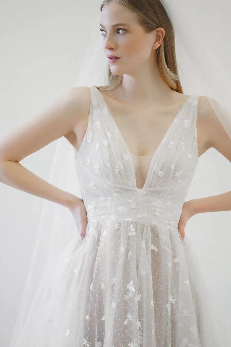 Locket Prim Style #11612 #5 frontface vertical cropped picture