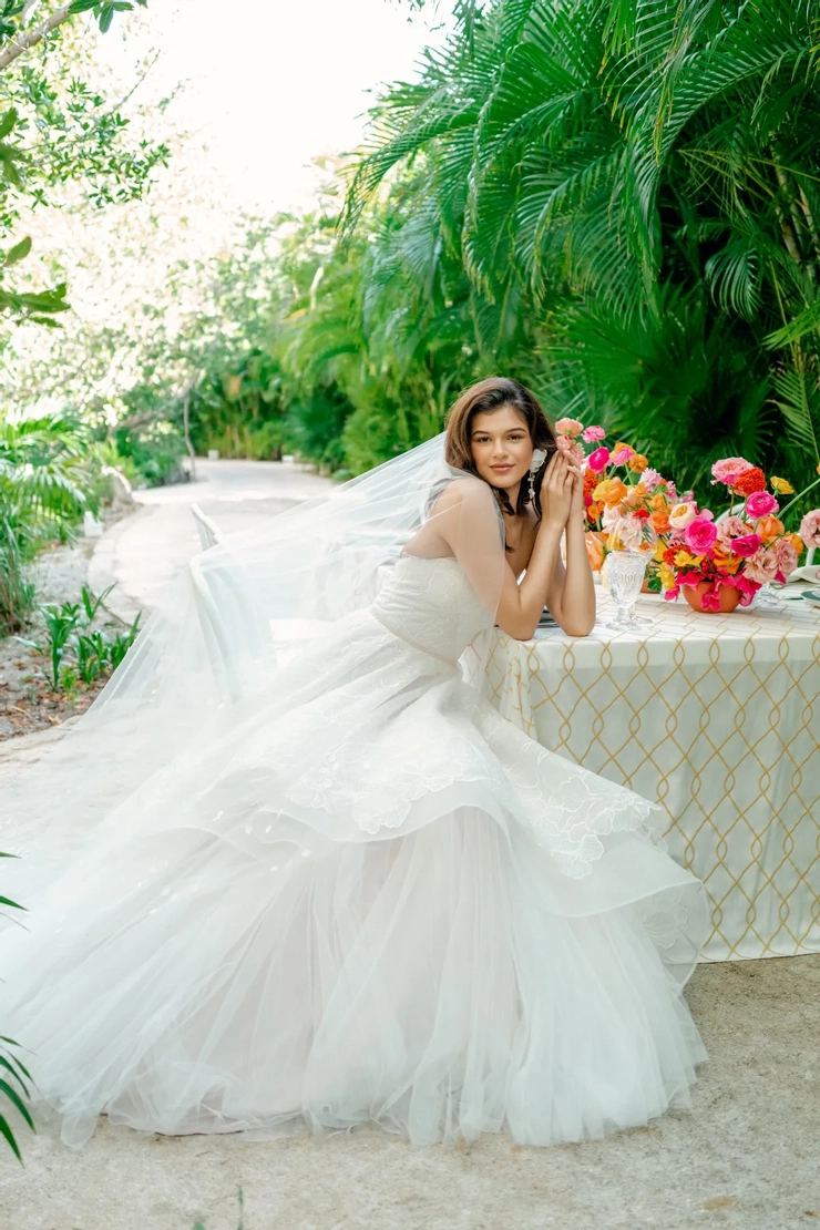 Locket Hattie Style #11722 #1 frontface vertical picture