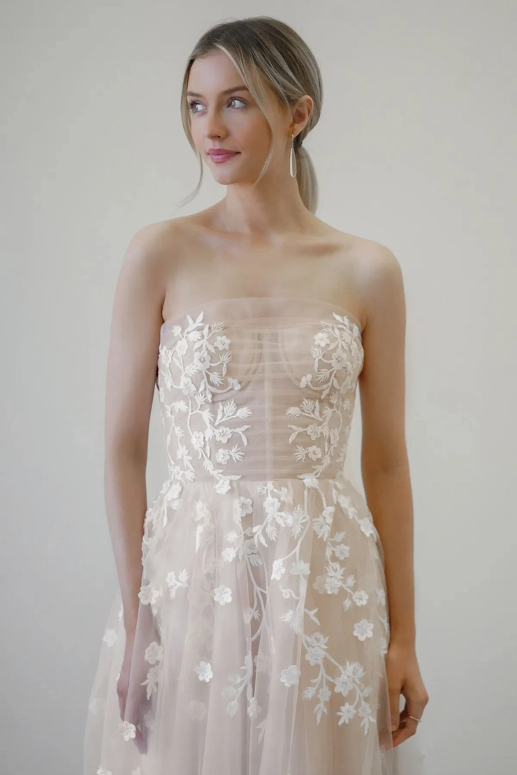 Locket Lorina Style #11724N #2 frontface vertical cropped picture