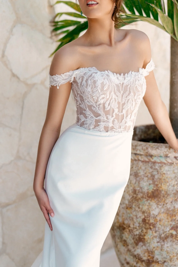 Locket Olero Style #11823 #5 frontface vertical cropped picture