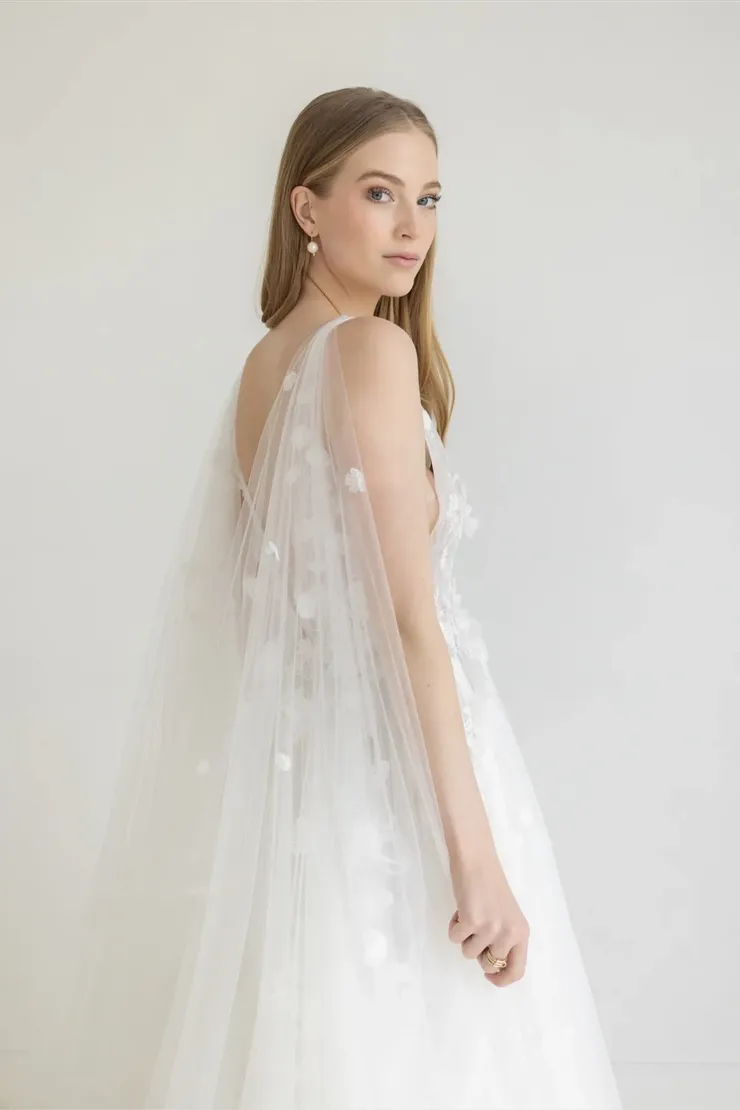 Watters Calia 64705B #9 backface vertical cropped picture