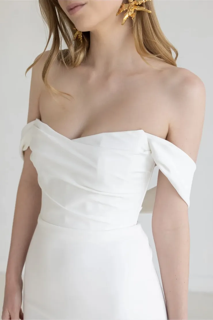 Watters Jasmina 64308B #5 frontface vertical cropped picture