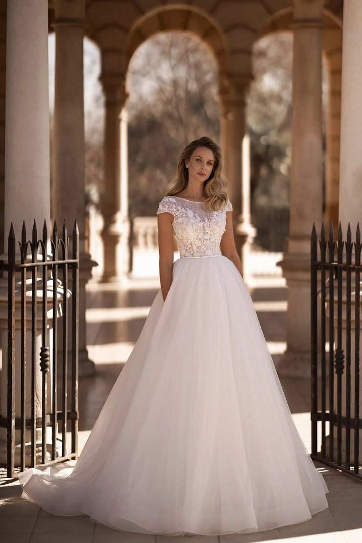 Aria Bride Vladlena Default Thumbnail Image