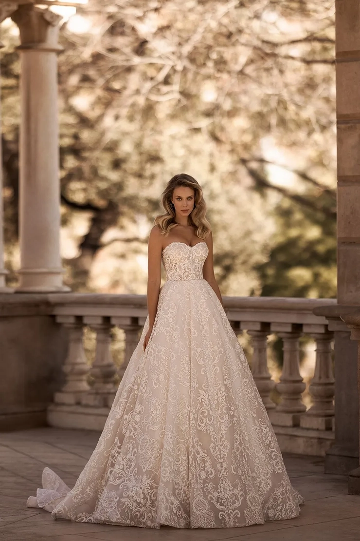 Aria Bride Davia Default Thumbnail Image