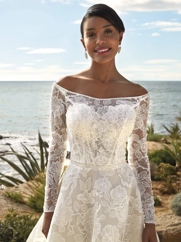 Demetrios Style #1238 #3 frontface vertical cropped picture