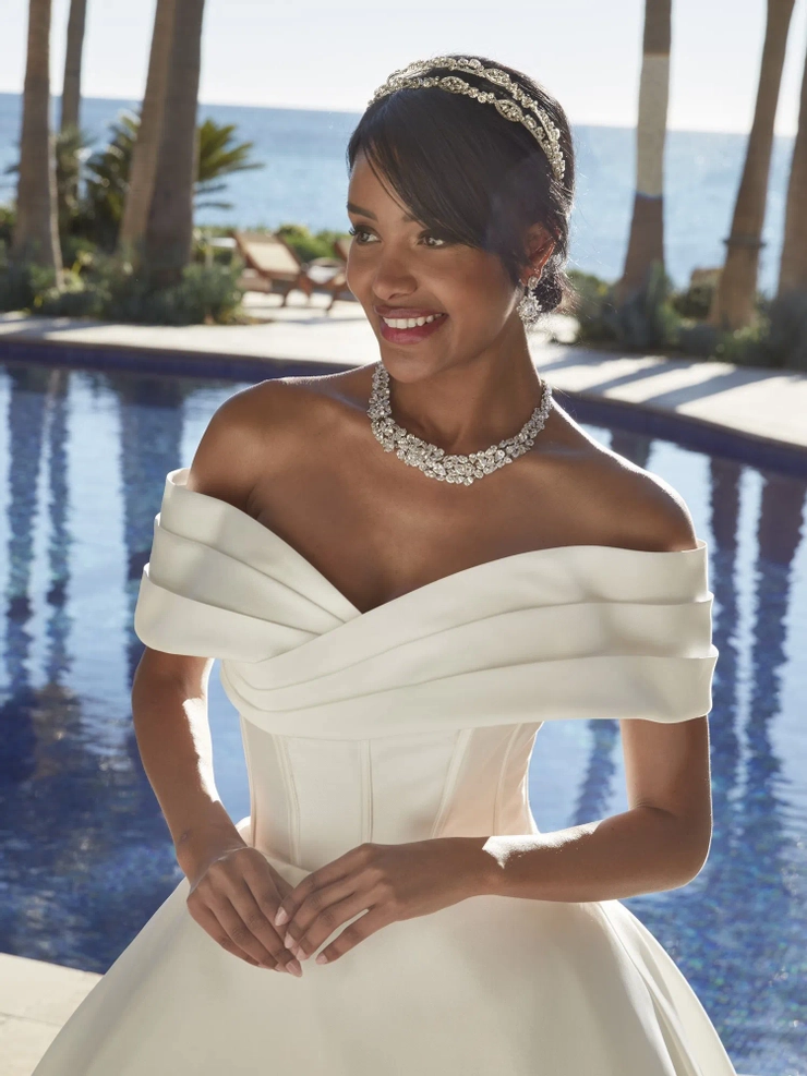 Demetrios Style #1256 #2 frontface vertical cropped picture