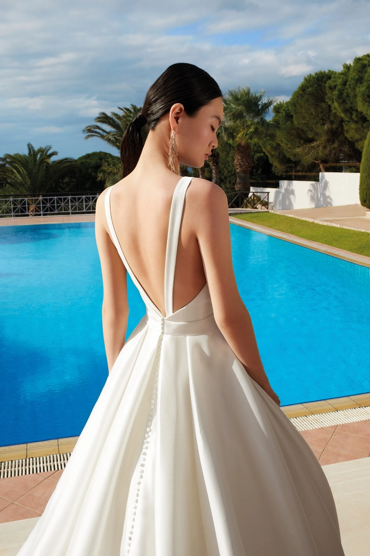 Demetrios Style #200154 #3 backface vertical cropped picture