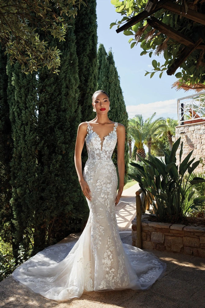 galatea embroidered v neck tulle wedding dress Modest Tulle A-line V-neck Beach Wedding Dresses With Lace Appliques, MW943