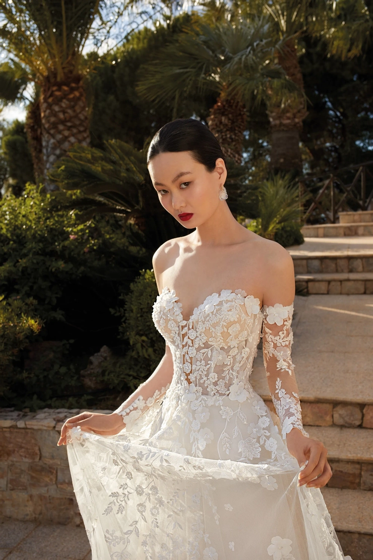 Demetrios Style #200164 #4 frontface vertical cropped picture