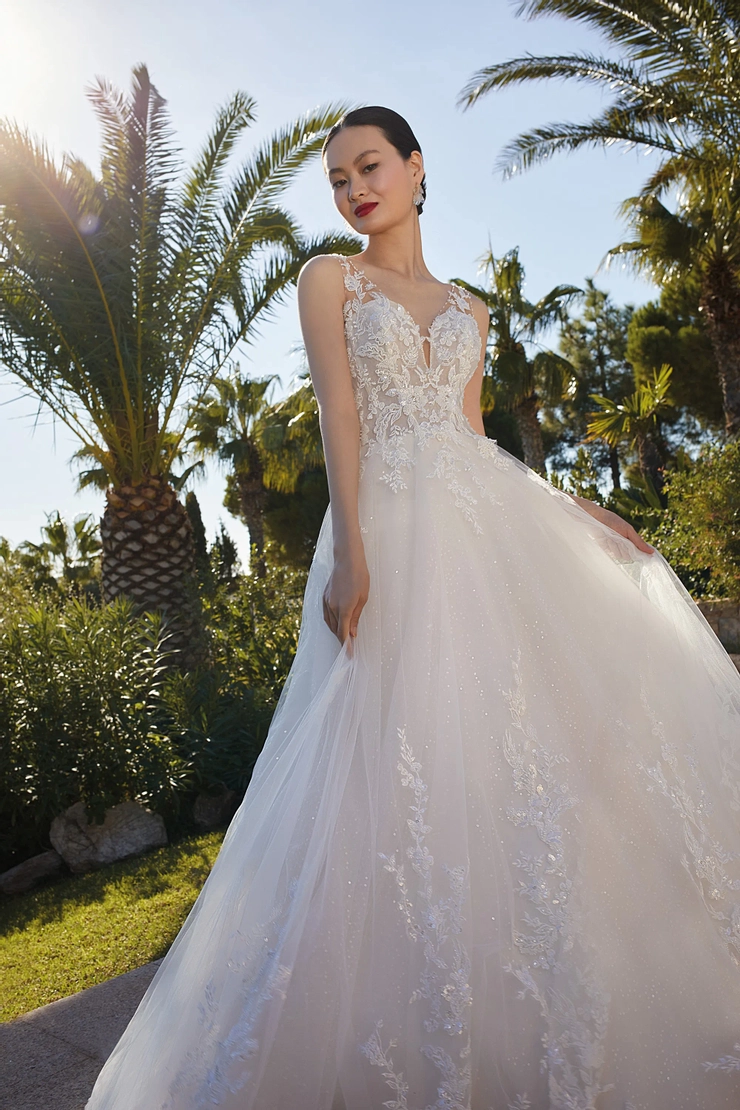 Demetrios Style #200166 #2 frontface vertical cropped picture