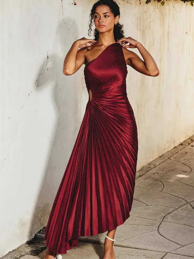 dress forum Rose Printed Halter Midi Dress Garden Rose / Medium This dress combines elegance and comfort Dress Forum Midnight Taupe Maxi