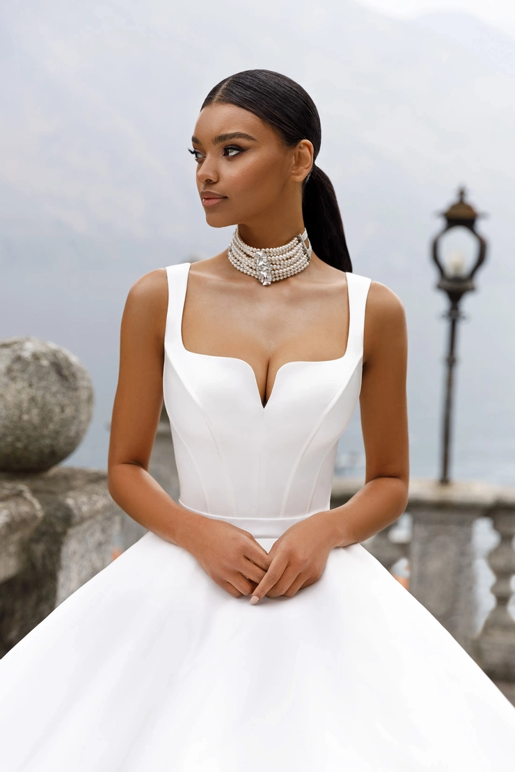 Oksana Mukha Style #Paloma #3 frontface vertical cropped picture
