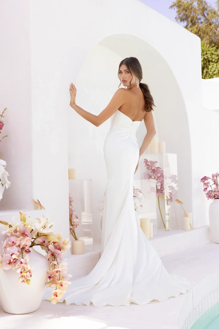 Casablanca Bridal LE138