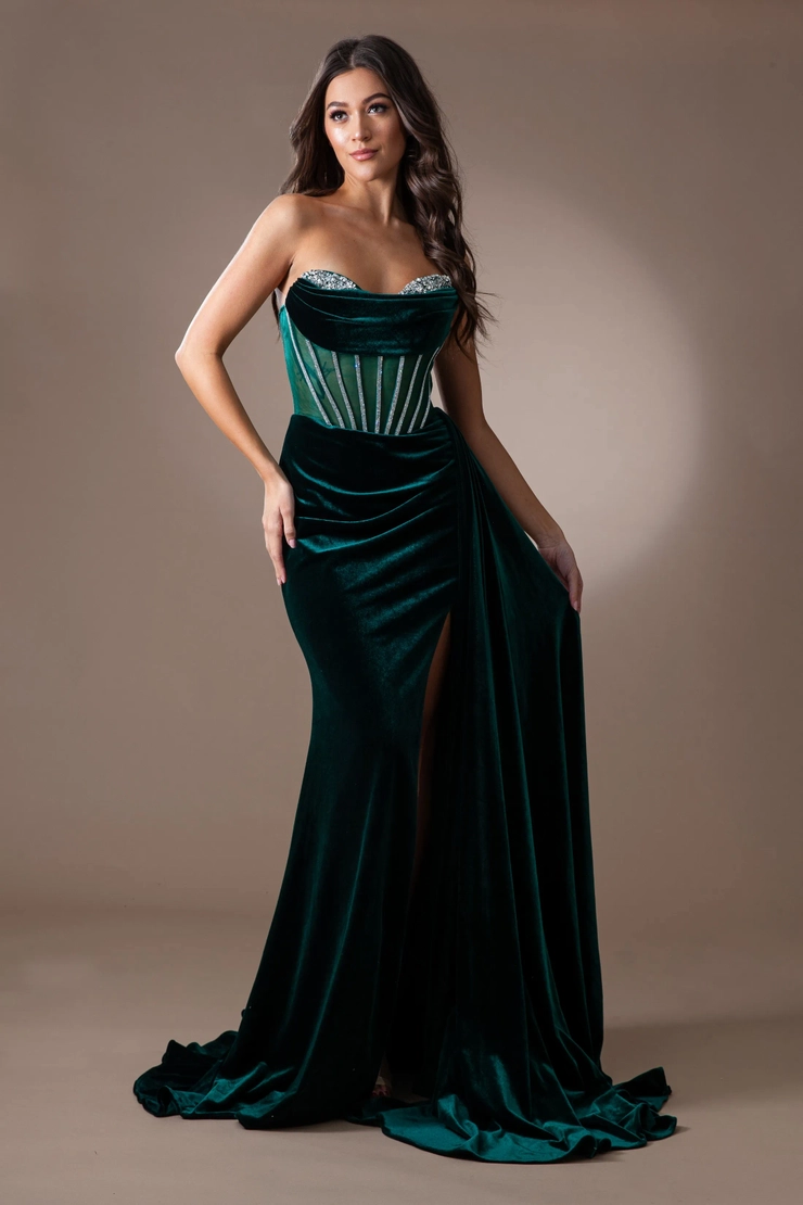 Amelia Couture 5051 #2 frontface vertical picture